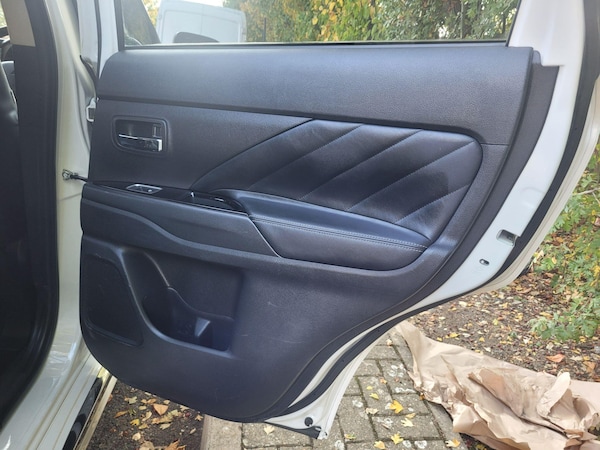 Used Mitsubishi Outlander 2017 for sale - 76247377: Photo 24