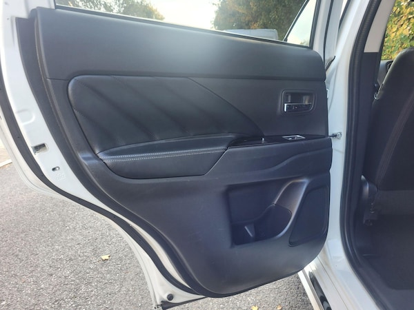 Used Mitsubishi Outlander 2017 for sale - 76247377: Photo 25