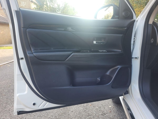 Used Mitsubishi Outlander 2017 for sale - 76247377: Photo 26