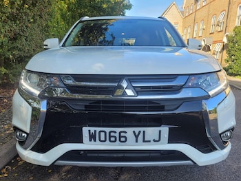 Used Mitsubishi Outlander 2017 for sale - 76247377: Photo 2