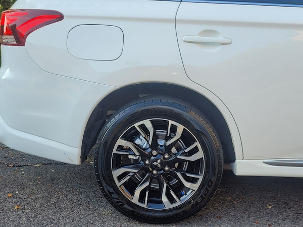 Used Mitsubishi Outlander 2017 for sale - 76247377: Photo 31