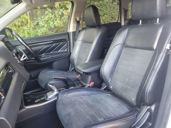 Used Mitsubishi Outlander 2017 for sale - 76247377: Photo 37