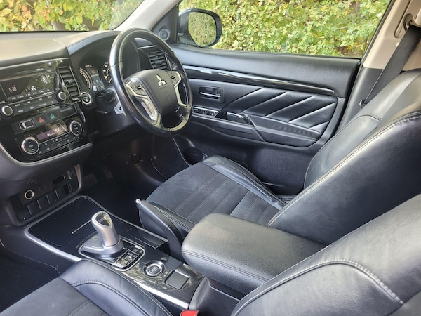 Used Mitsubishi Outlander 2017 for sale - 76247377: Photo 38