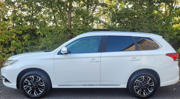 Used Mitsubishi Outlander 2017 for sale - 76247377: Photo 3