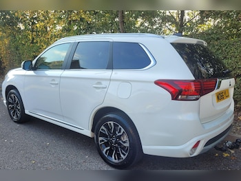 Used Mitsubishi Outlander 2017 for sale - 76247377: Photo 4
