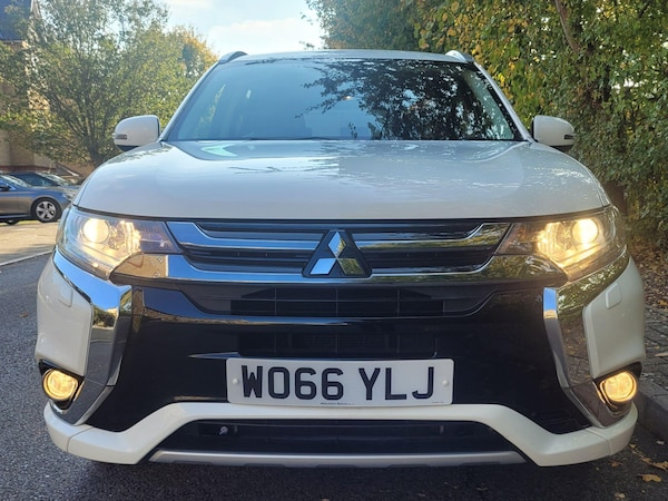 Used Mitsubishi Outlander 2017 for sale - 76247377: Photo 8
