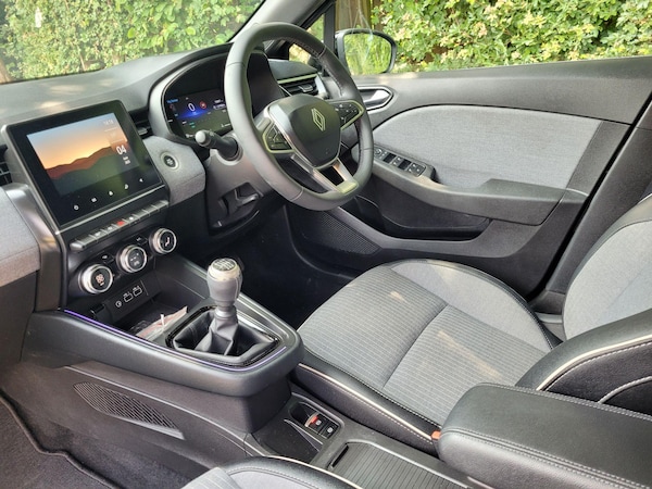 Used Renault Clio 2024 for sale - 74862107: Photo 40