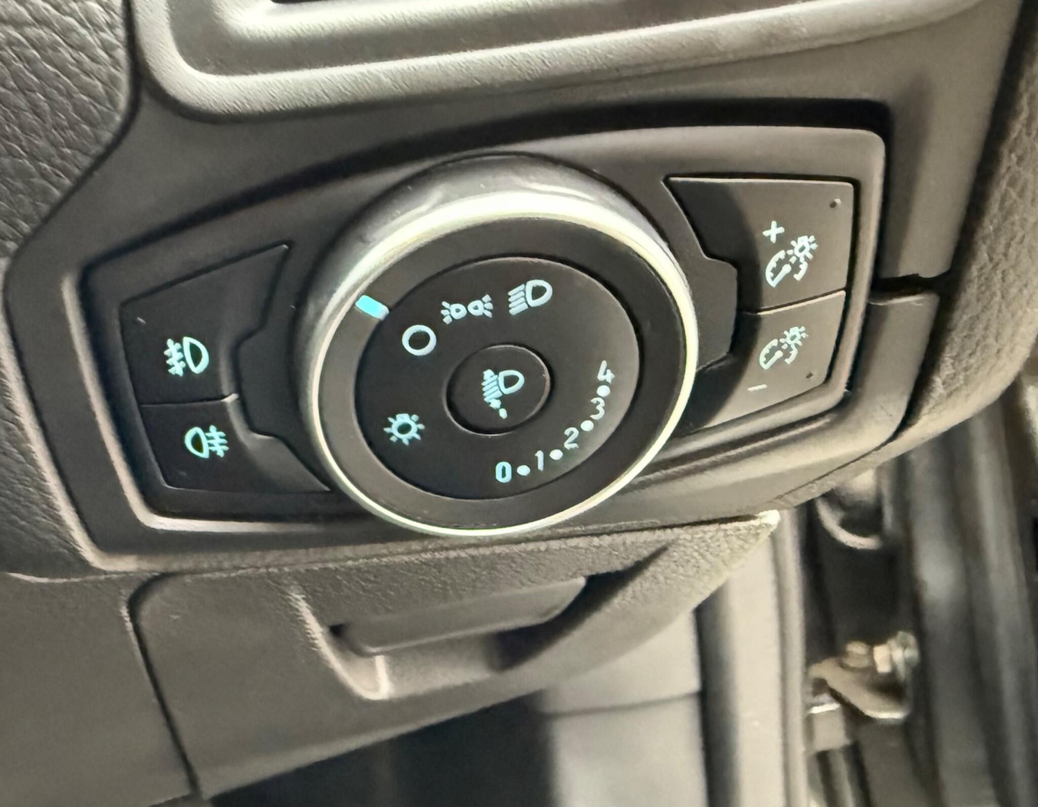 Used Ford Focus 2017 for sale - 78204213: Photo 15