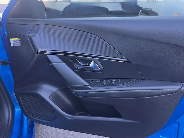 Used Peugeot 208 2023 for sale - 76189363: Photo 15