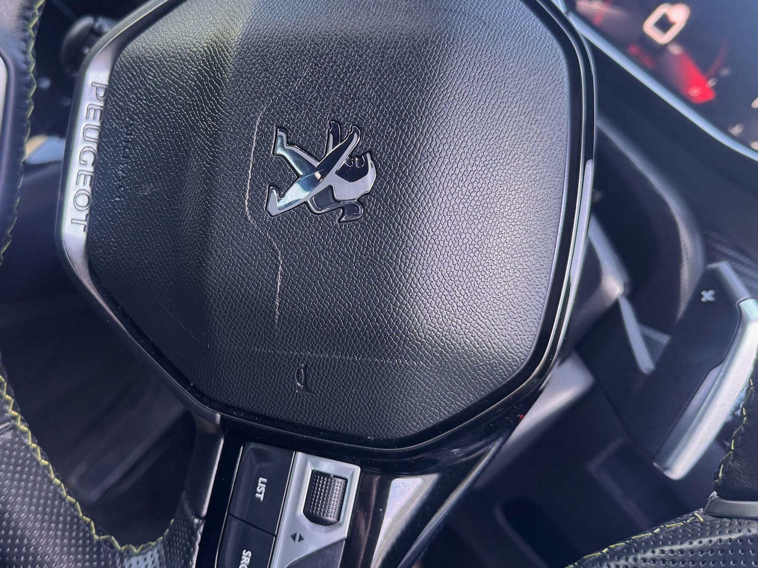 Used Peugeot 208 2023 for sale - 76189363: Photo 37