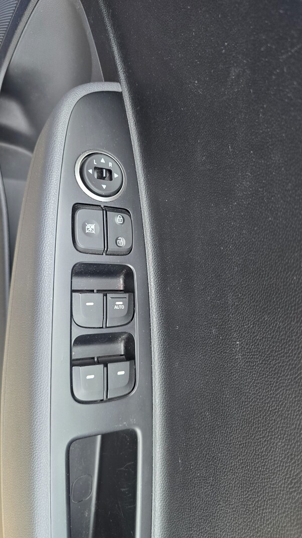 Used Hyundai i10 2017 for sale - 74957397: Photo 23
