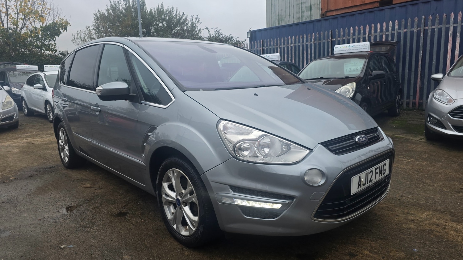 Used Ford S-Max 2012 for sale - 76609807: Photo 2