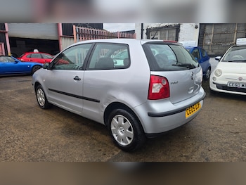 Used Volkswagen Polo 2005 for sale - 76352180: Photo