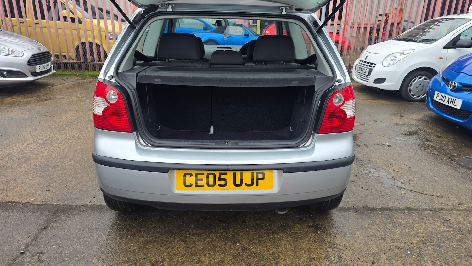 Used Volkswagen Polo 2005 for sale - 76352180: Photo 9