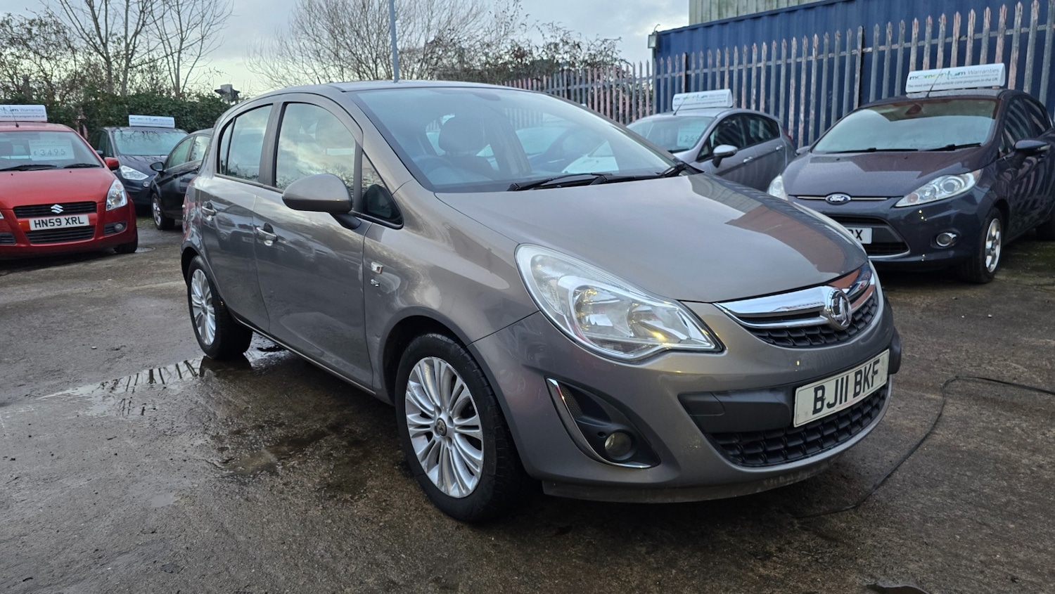 Used Vauxhall Corsa 2011 for sale - 77682261: Photo 2