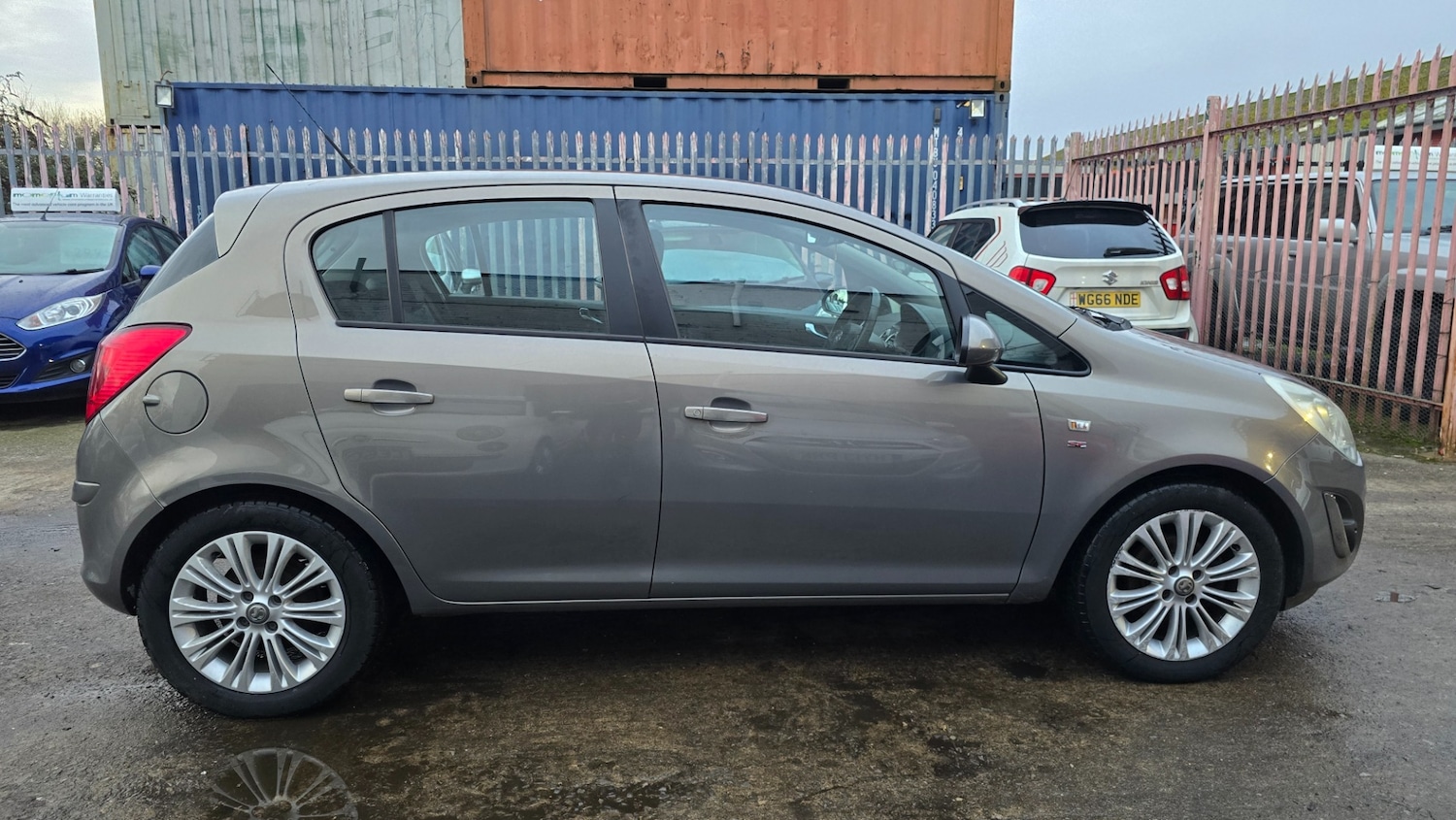 Used Vauxhall Corsa 2011 for sale - 77682261: Photo 3
