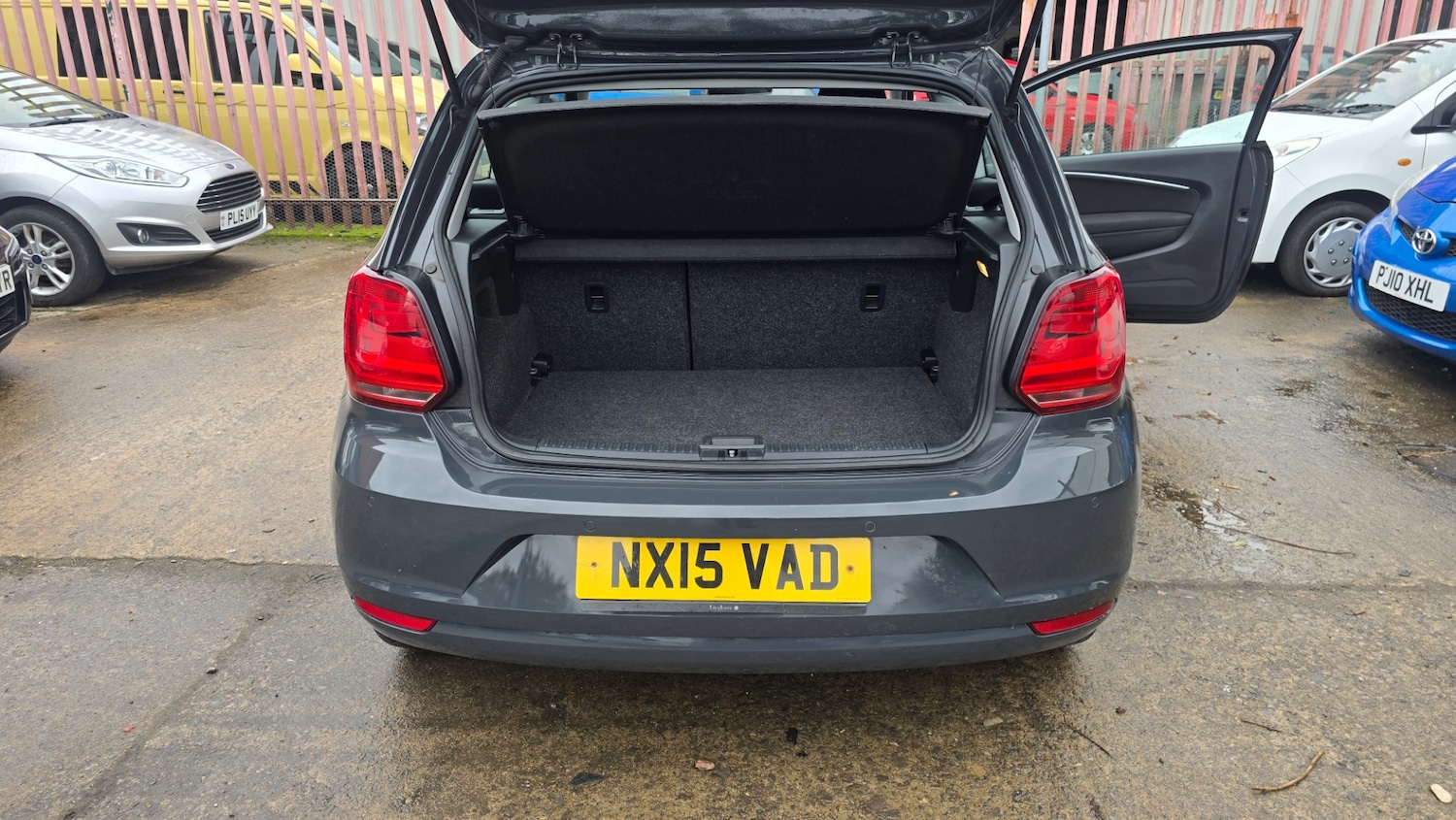 Used Volkswagen Polo 2015 for sale - 76412640: Photo 10