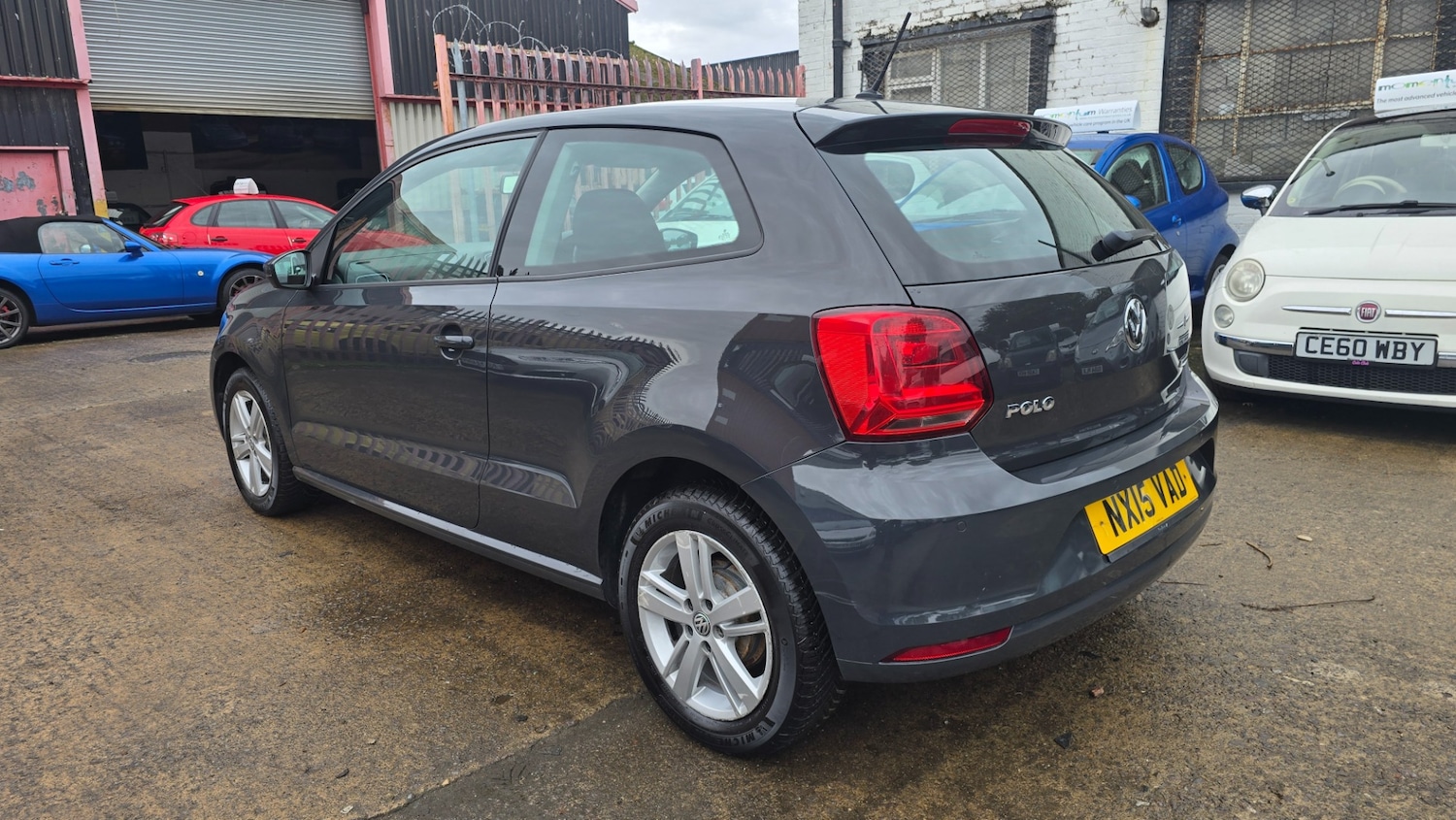 Used Volkswagen Polo 2015 for sale - 76412640: Photo 3