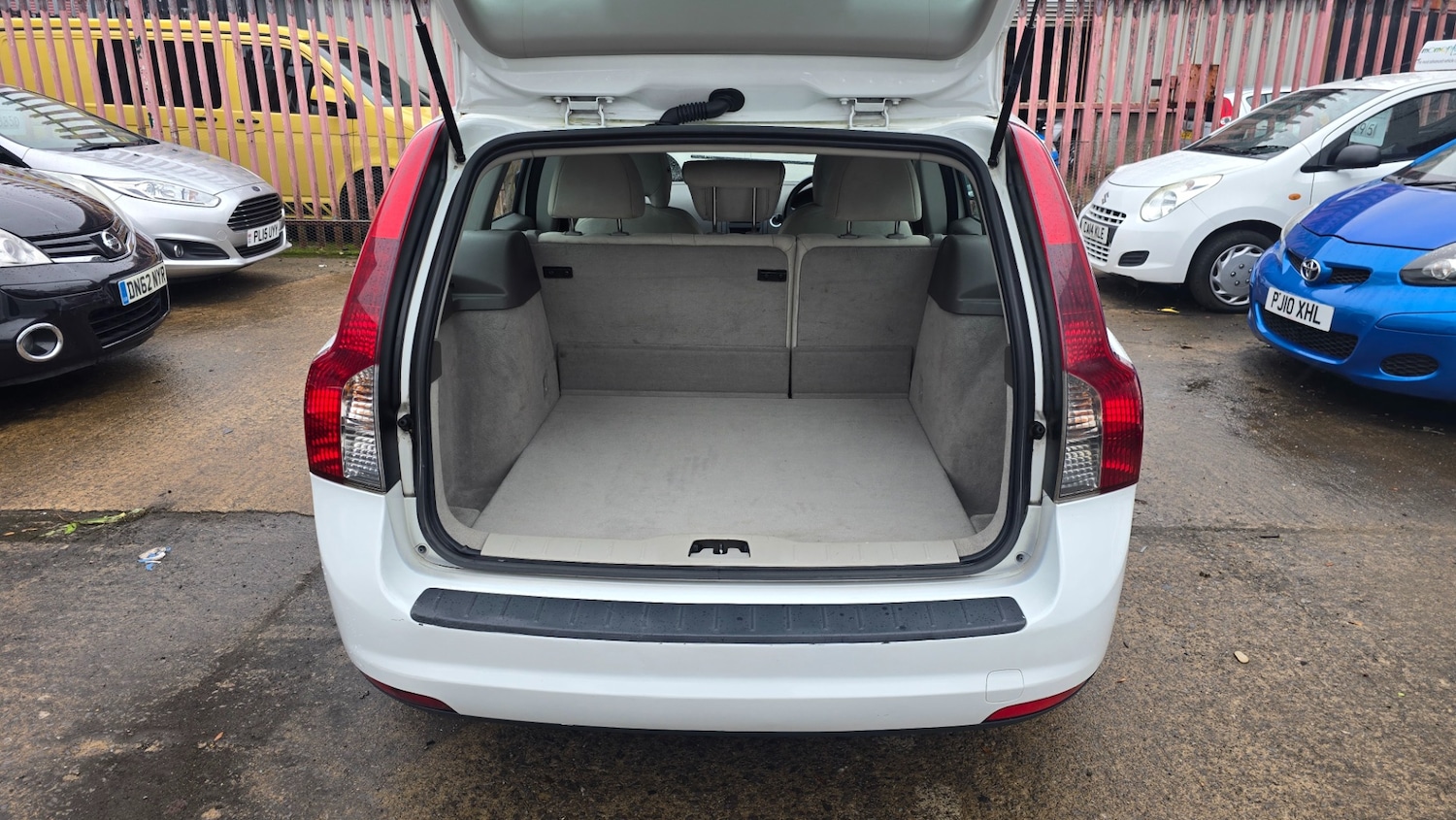 Used Volvo V50 2009 for sale - 76009167: Photo 10