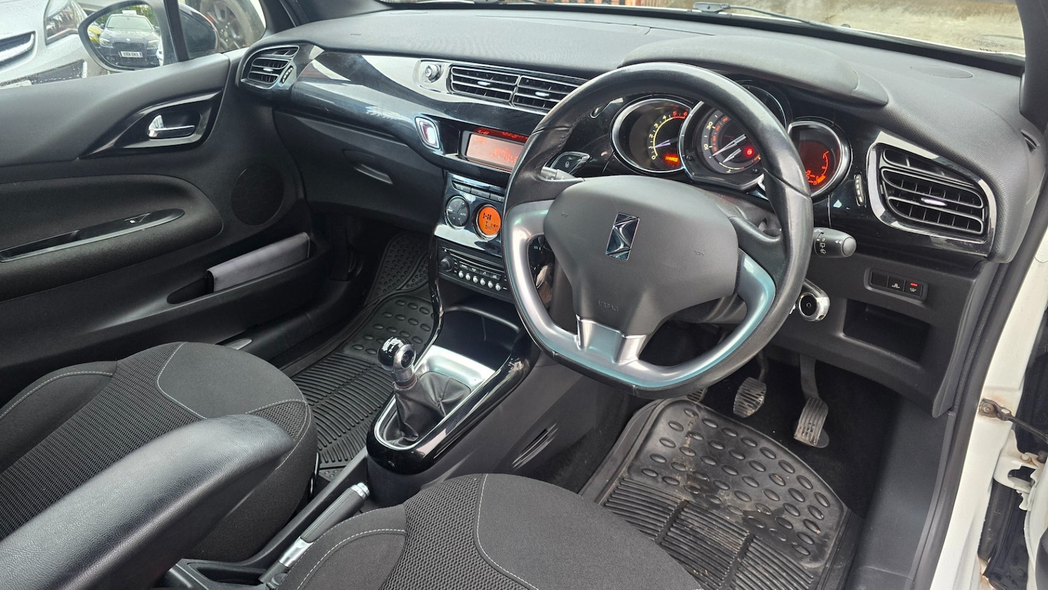 Used Citroen DS3 2012 for sale - 77363670: Photo 13