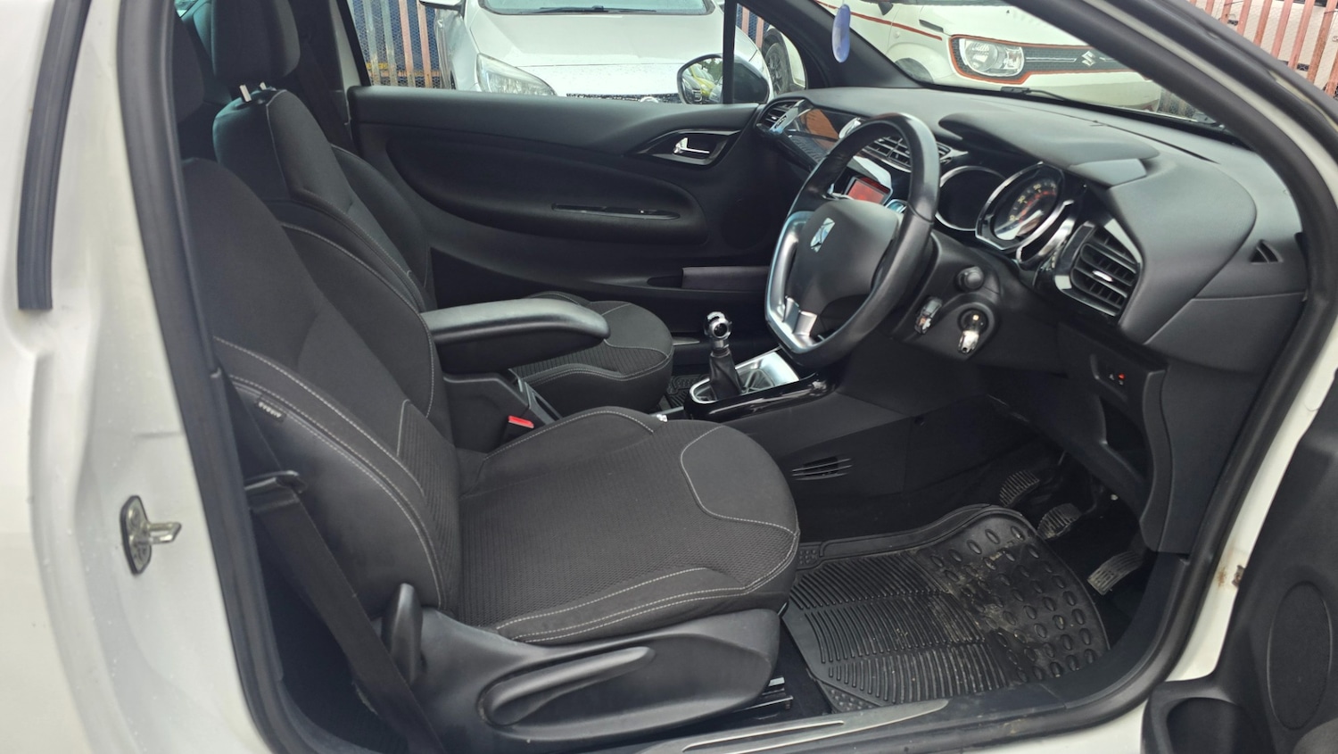 Used Citroen DS3 2012 for sale - 77363670: Photo 15