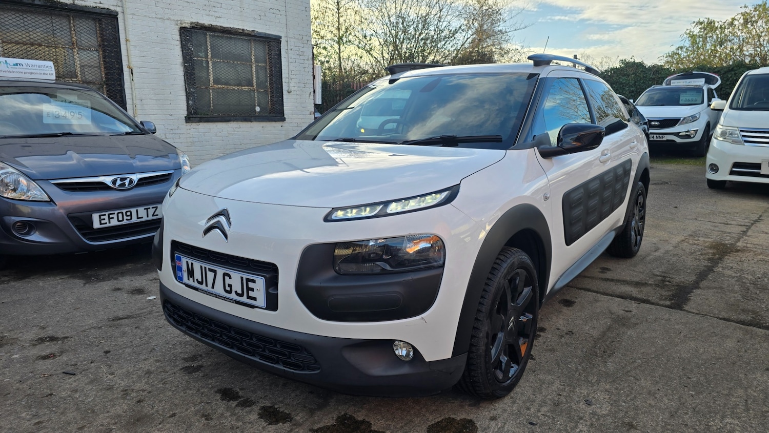 Used Citroen C4 Cactus 2017 for sale - 77709191: Photo 1