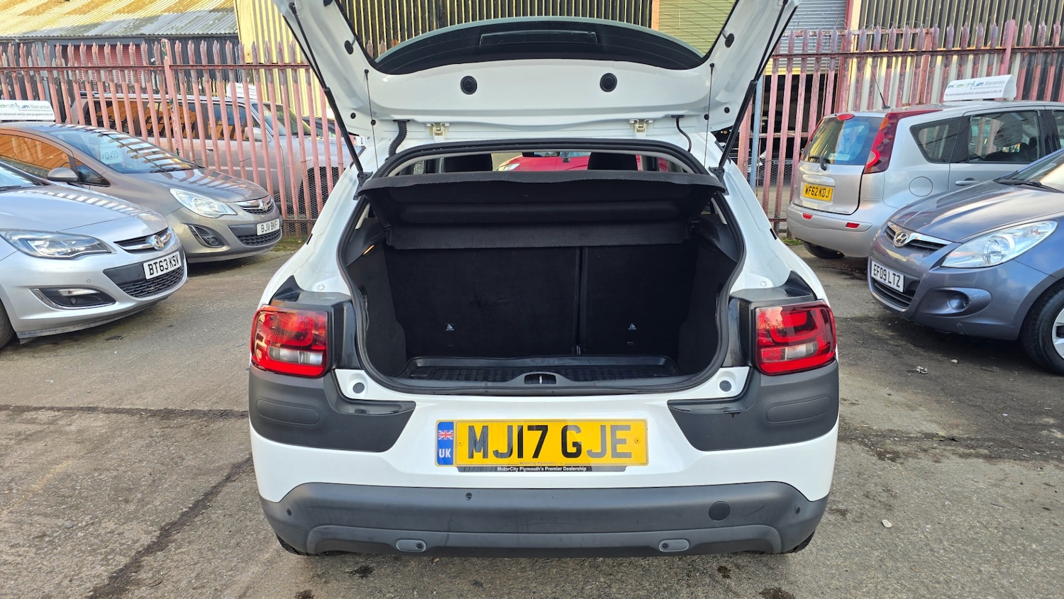 Used Citroen C4 Cactus 2017 for sale - 77709191: Photo 10