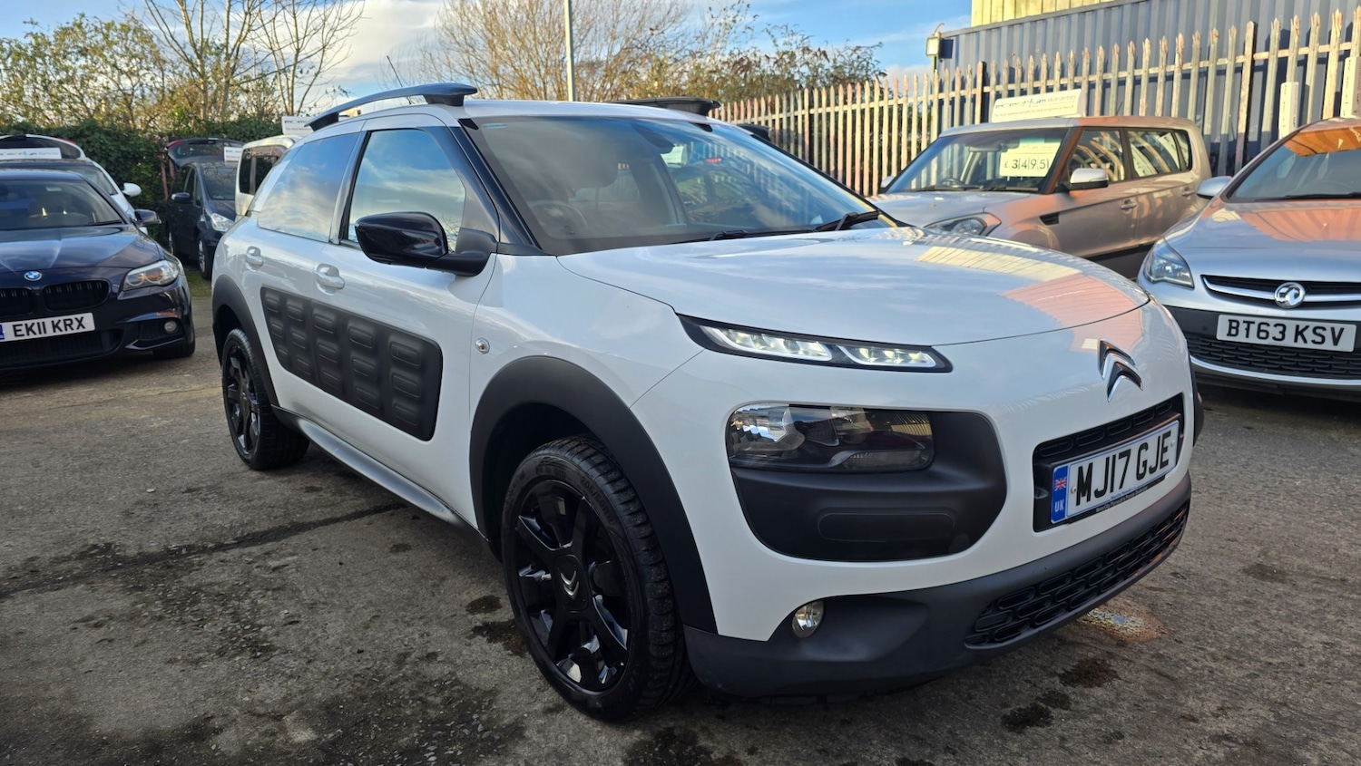 Used Citroen C4 Cactus 2017 for sale - 77709191: Photo 2