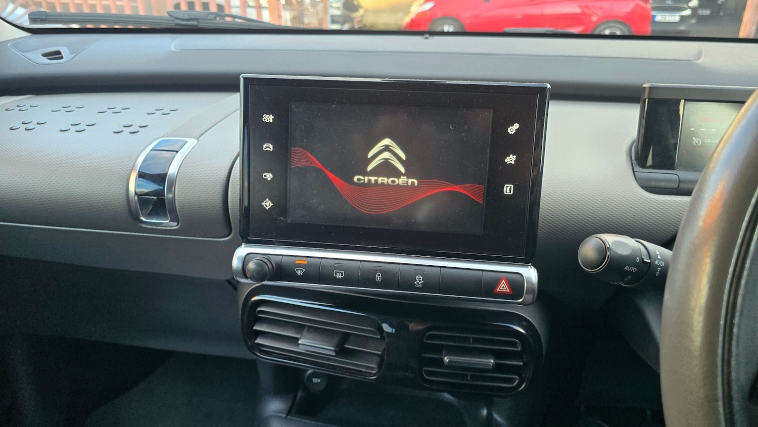 Used Citroen C4 Cactus 2017 for sale - 77709191: Photo 21