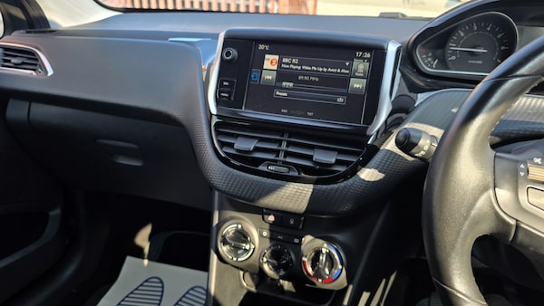 Used Peugeot 208 2016 for sale - 74829235: Photo 18