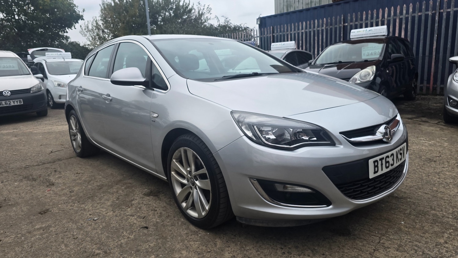 Used Vauxhall Astra 2013 for sale - 76374081: Photo 3