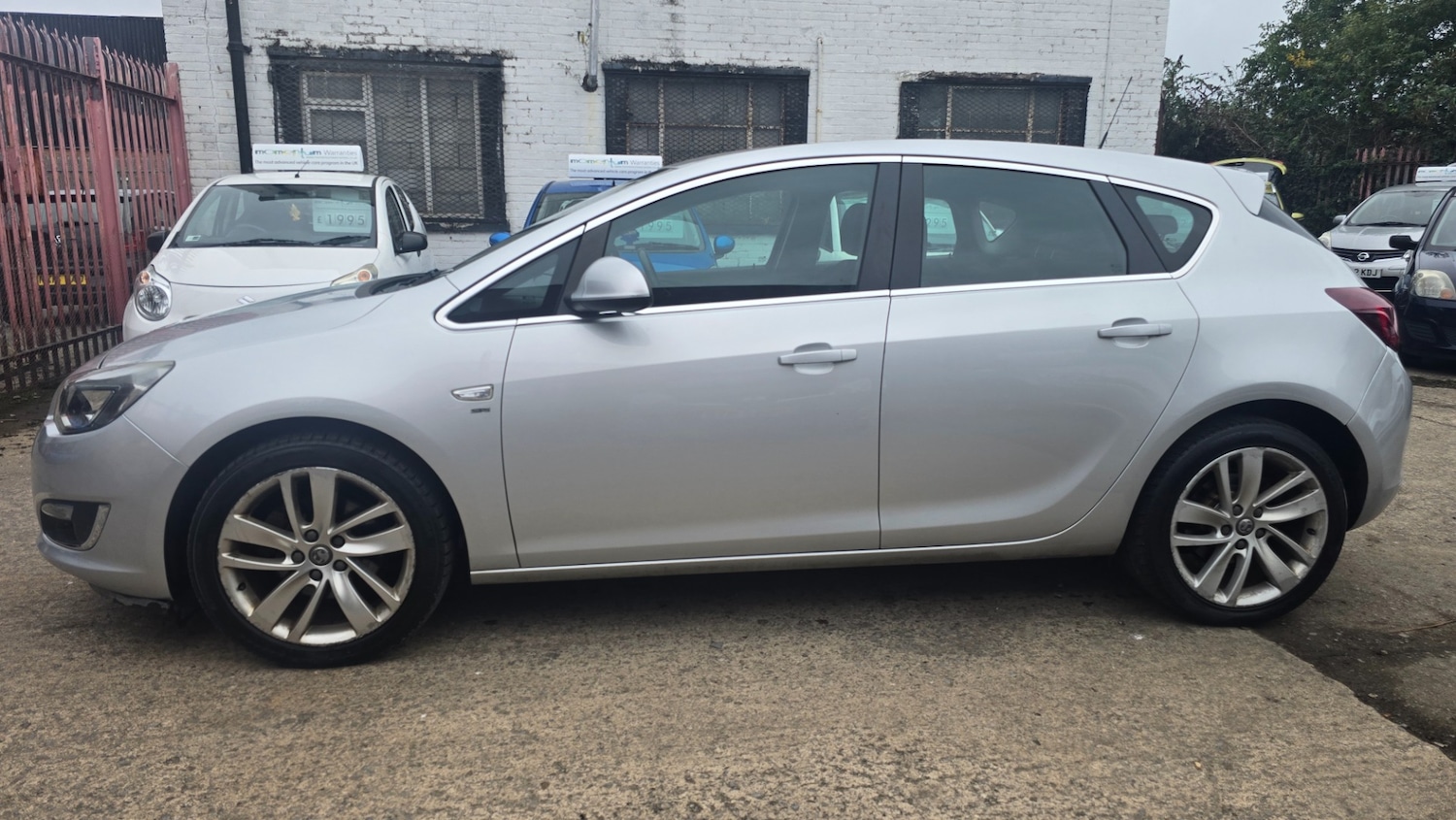 Used Vauxhall Astra 2013 for sale - 76374081: Photo 4