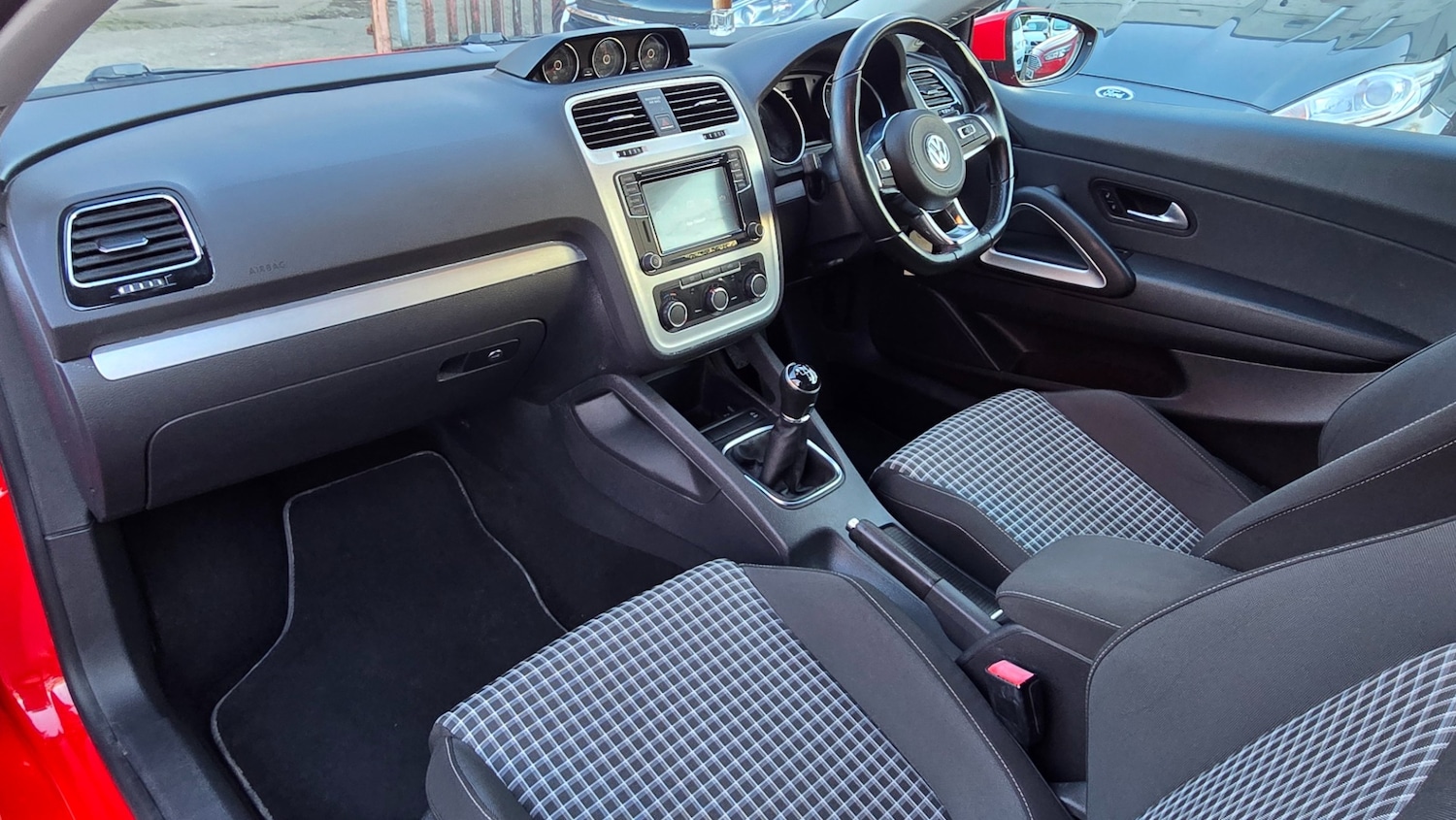 Used Volkswagen Scirocco 2017 for sale - 78046630: Photo 10