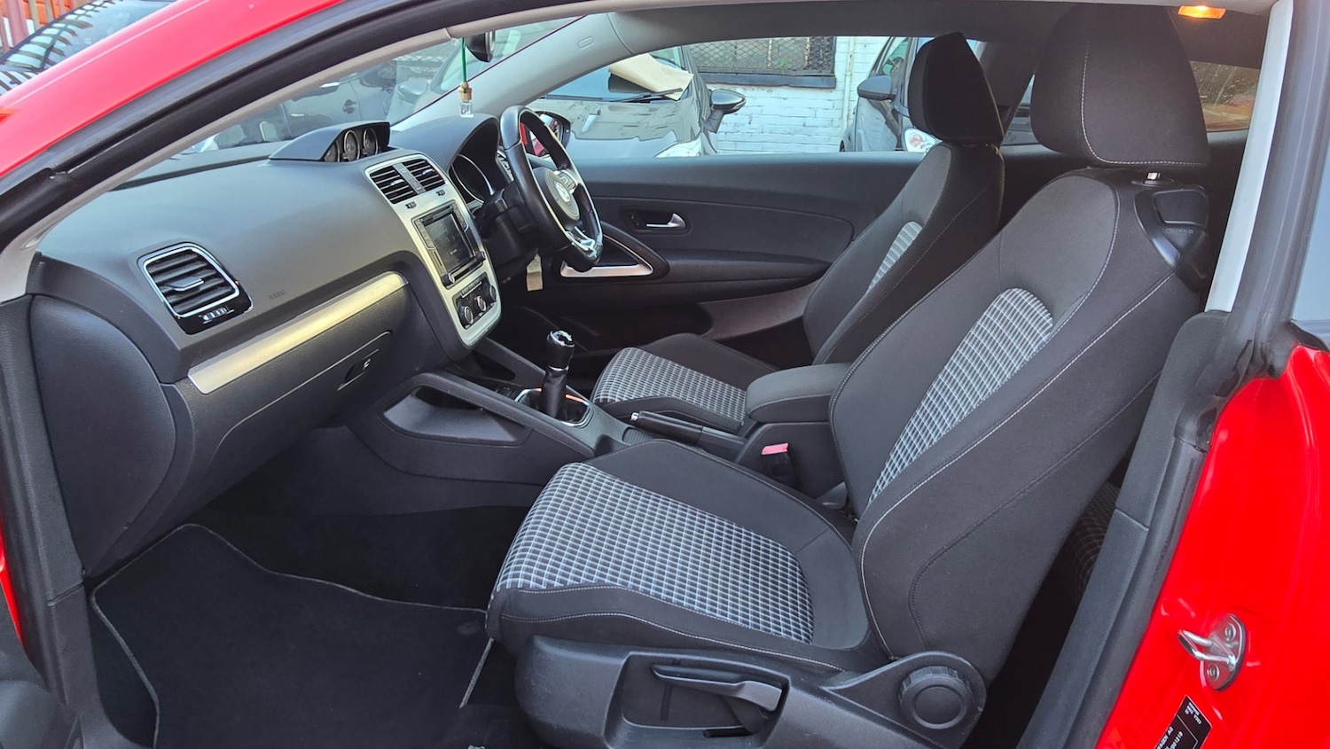 Used Volkswagen Scirocco 2017 for sale - 78046630: Photo 11