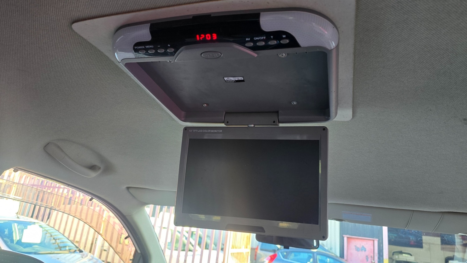 Used Nissan Serena 2018 for sale - 77522306: Photo 12