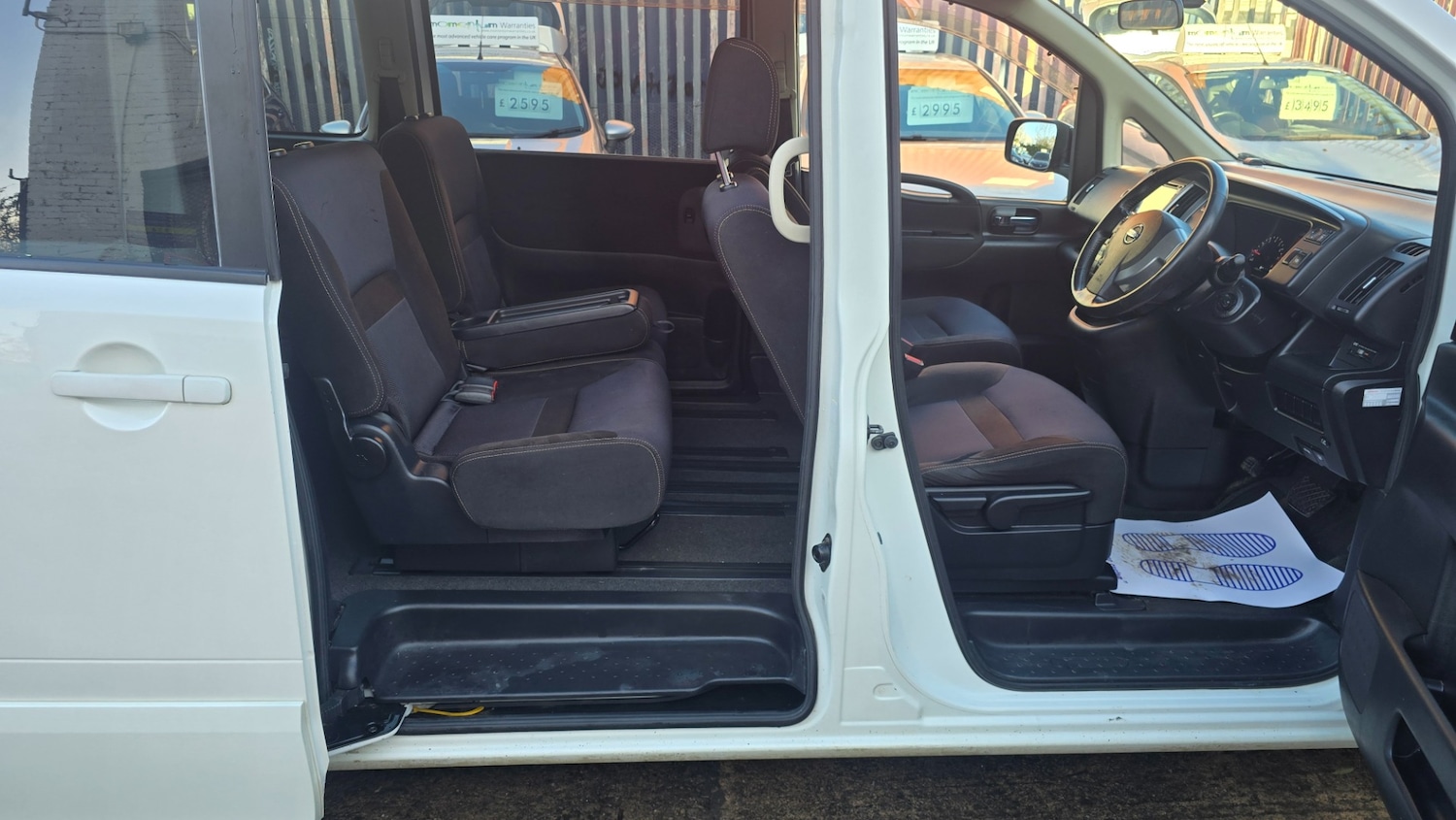 Used Nissan Serena 2018 for sale - 77522306: Photo 14