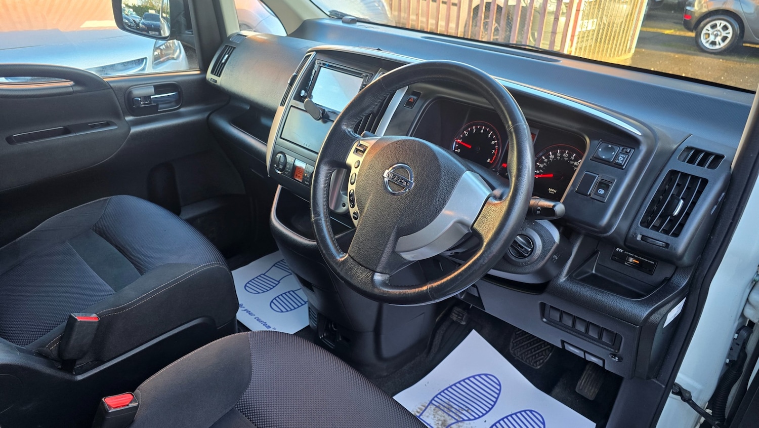 Used Nissan Serena 2018 for sale - 77522306: Photo 15