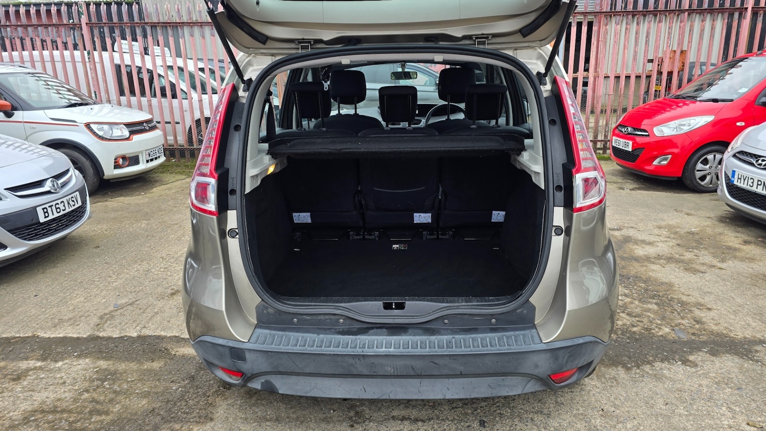 Used Renault Scenic 2011 for sale - 77627677: Photo 10