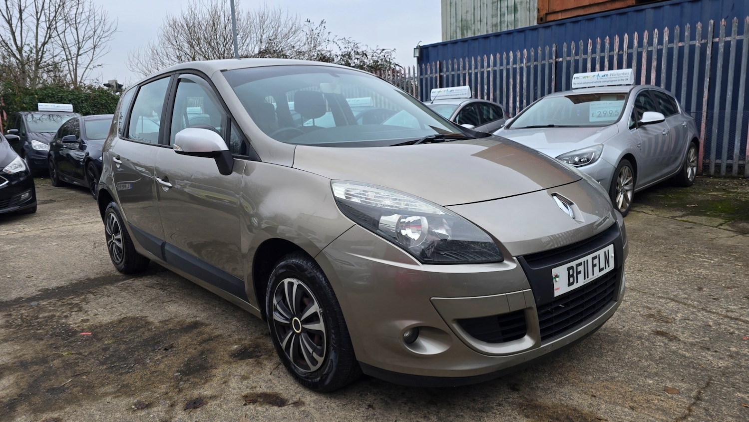 Used Renault Scenic 2011 for sale - 77627677: Photo 2