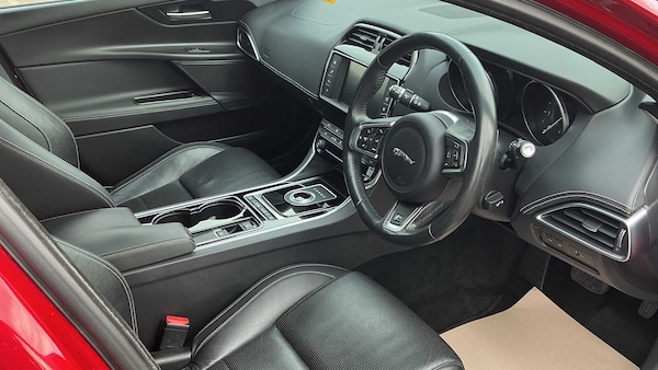 Used Jaguar XE 2016 for sale - 76218262: Photo 13
