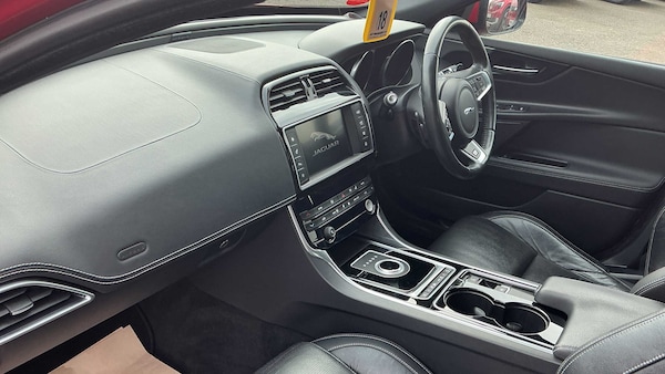 Used Jaguar XE 2016 for sale - 76218262: Photo 14
