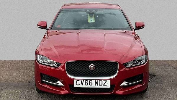 Used Jaguar XE 2016 for sale - 76218262: Photo 4