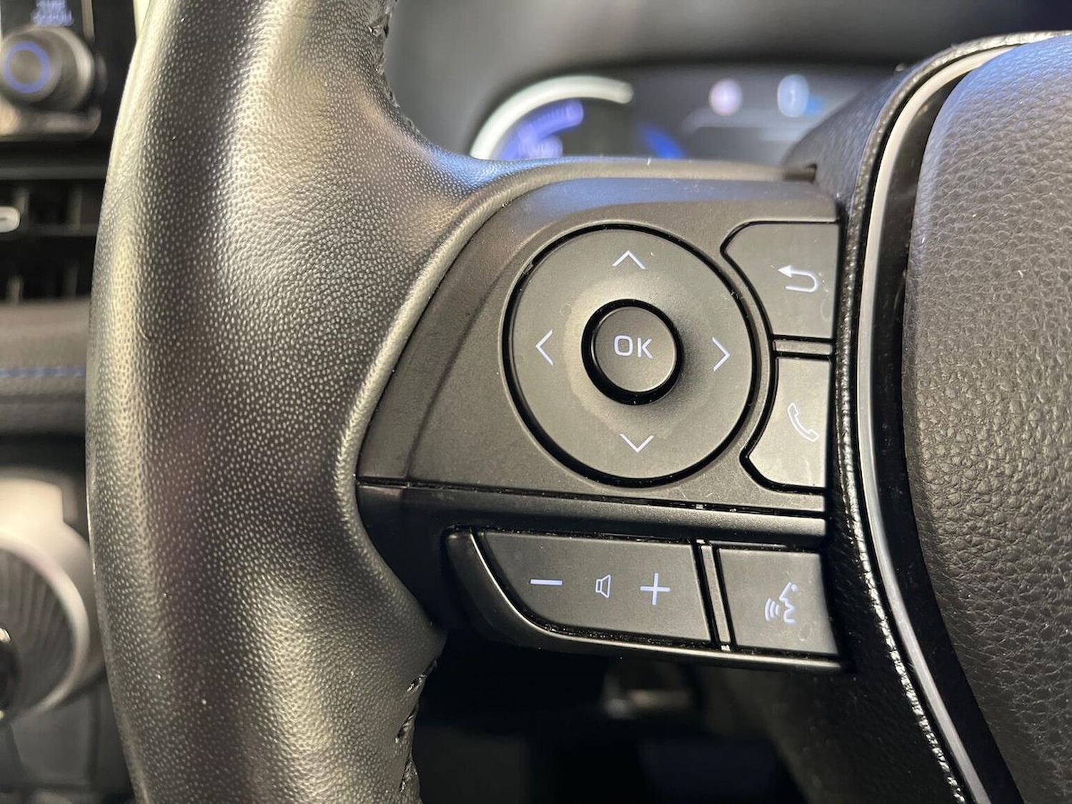 Used Toyota RAV4 2020 for sale - 76402425: Photo 27