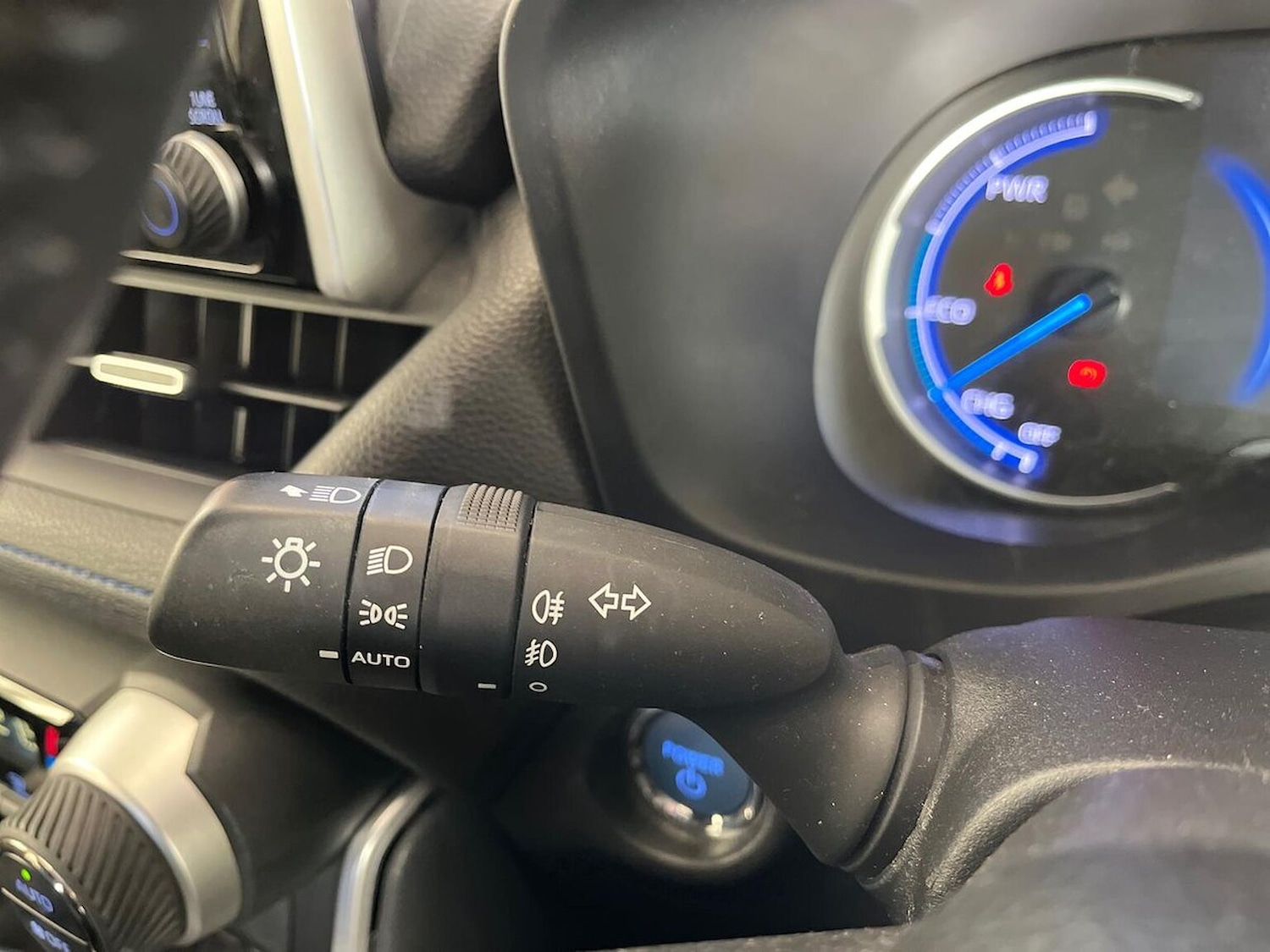 Used Toyota RAV4 2020 for sale - 76402425: Photo 29