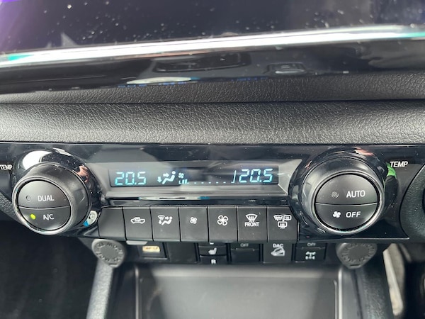 Used Toyota Hilux 2025 for sale - 75490515: Photo 12
