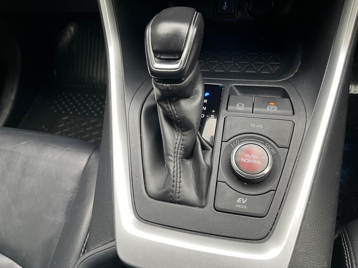 Used Toyota RAV4 2020 for sale - 76418203: Photo 13