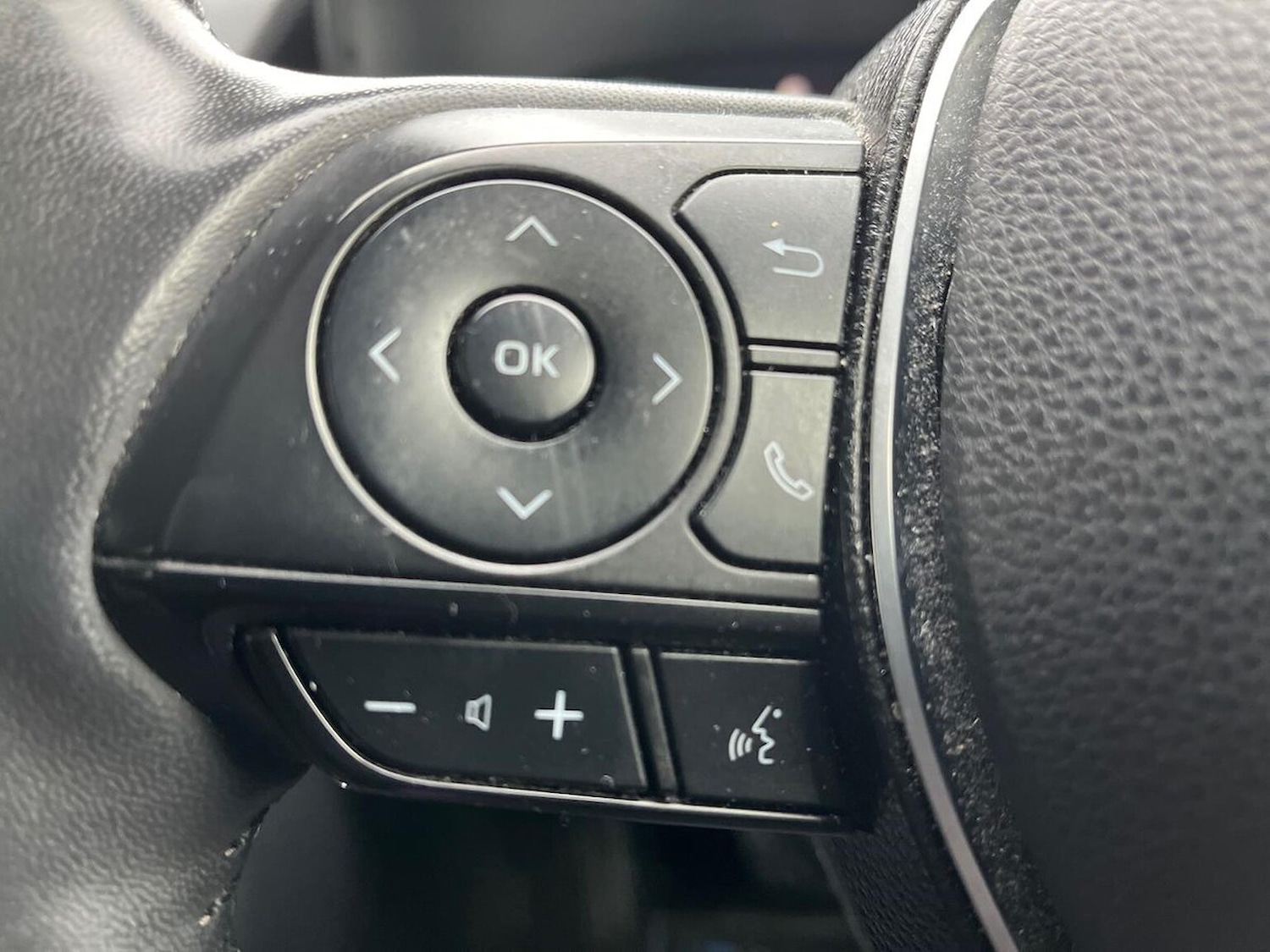 Used Toyota RAV4 2020 for sale - 76418203: Photo 27