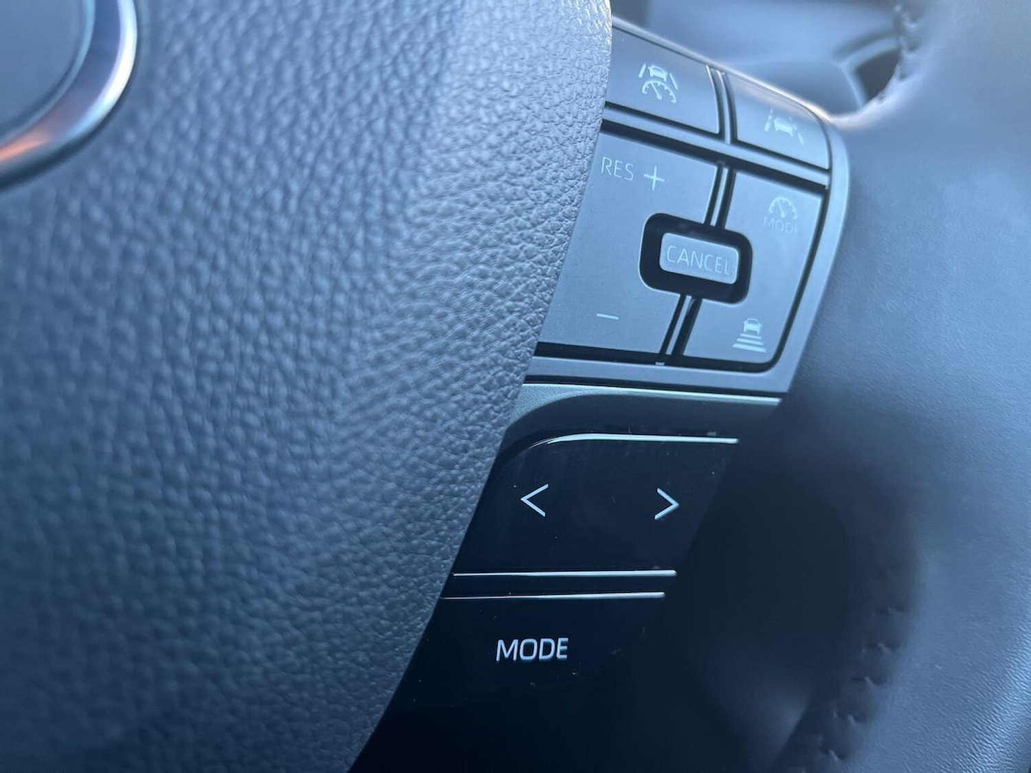 Used Toyota C-HR 2024 for sale - 76911255: Photo 26