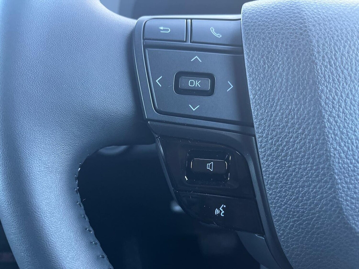 Used Toyota C-HR 2024 for sale - 76911255: Photo 27