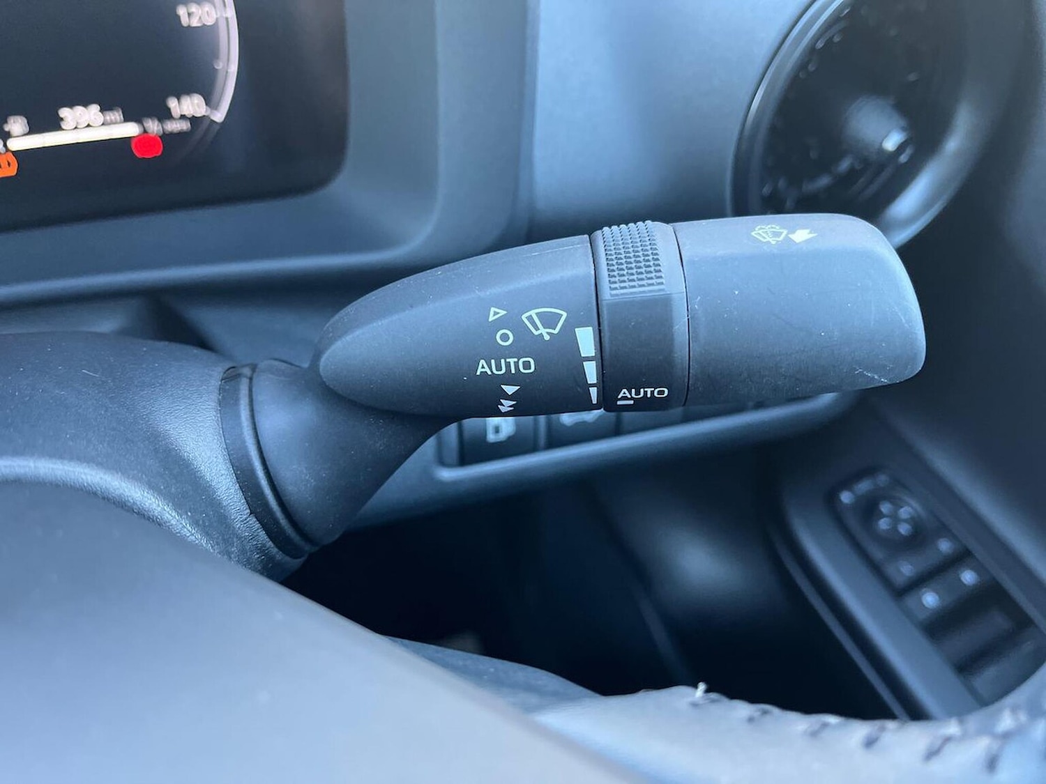 Used Toyota C-HR 2024 for sale - 76911255: Photo 28